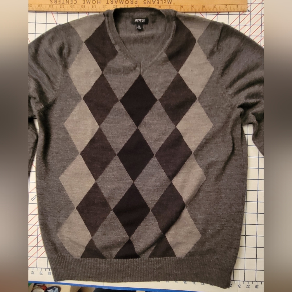 Vintage Apt 9 argyle sweater